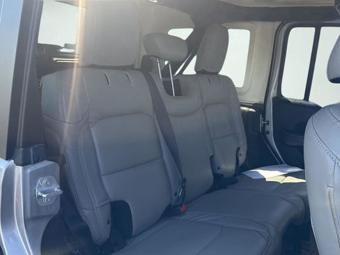 Used 2019 Jeep Wrangler Unlimited Sport S AWD/4WD image 23