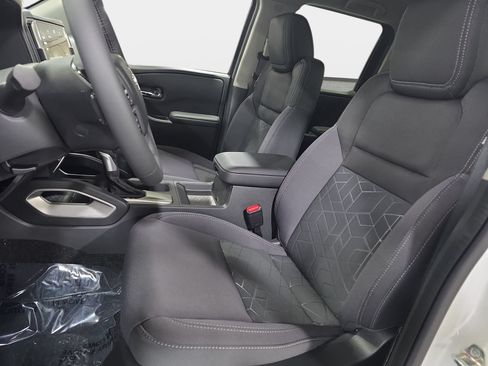 New 2027 Nissan Frontier SV w/ SV Convenience Package RWD image 14