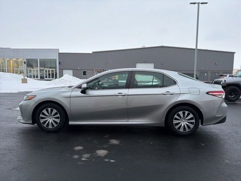 Certified 2018 Toyota Camry L image 4