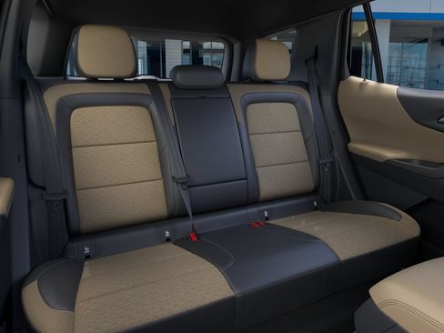 New 2026 Chevrolet Equinox ACTIV FWD image 17