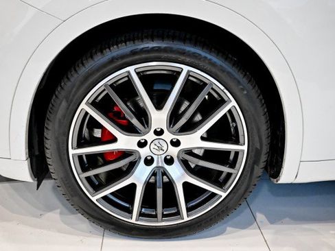 Used 2022 Maserati Levante GT image 48