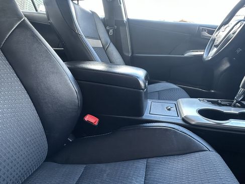 Used 2014 Toyota Camry SE FWD image 35