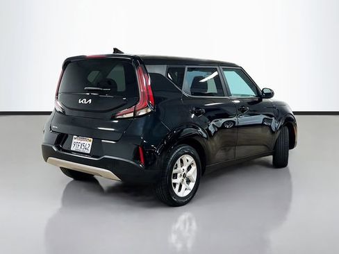 Certified 2023 Kia Soul LX w/ LX Technology Package image 7