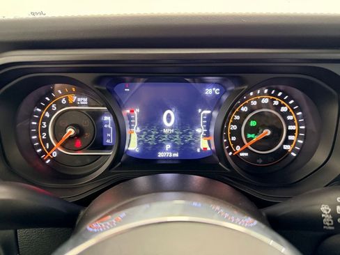 Used 2024 Jeep Wrangler Unlimited Sahara w/ Technology Group AWD/4WD image 16