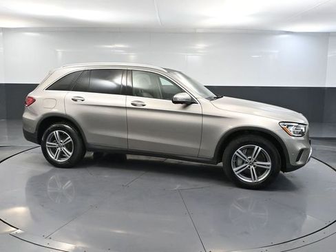 Used 2021 Mercedes-Benz GLC 300 4MATIC image 3