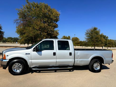 Used 2001 Ford F350 XLT image 6