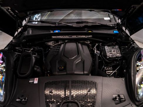 New 2026 Porsche Macan AWD/4WD image 30