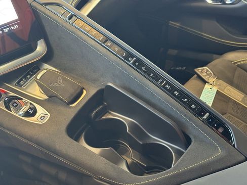 Used 2023 Chevrolet Corvette Stingray Premium Conv w/ Z51 Performance Package image 27