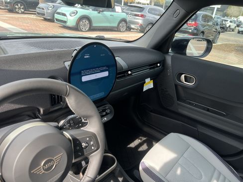 Used 2026 MINI Cooper 4-Door Hardtop FWD image 10