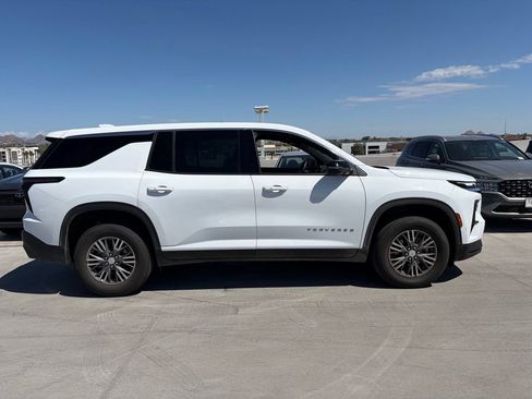 Used 2024 Chevrolet Traverse LS w/ LPO, Floor Liner Package FWD image 3