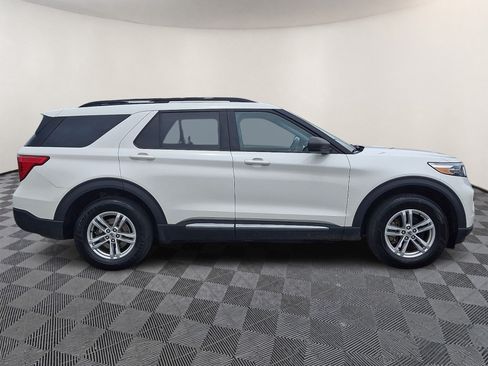 Used 2022 Ford Explorer XLT w/ Class IV Trailer Tow Package AWD/4WD image 7