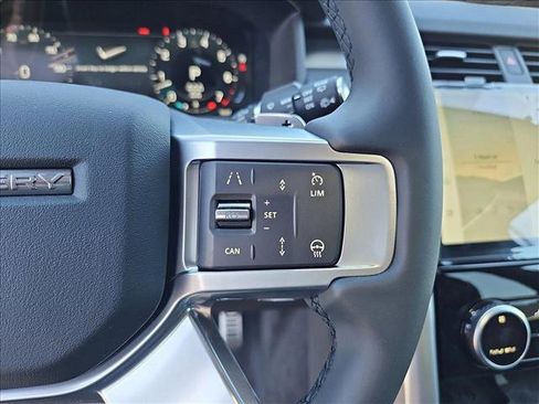 New 2025 Land Rover Discovery Dynamic SE AWD/4WD image 19