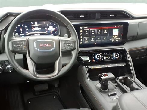 Used 2024 GMC Sierra 1500 AT4 w/ Technology Package AWD/4WD image 16
