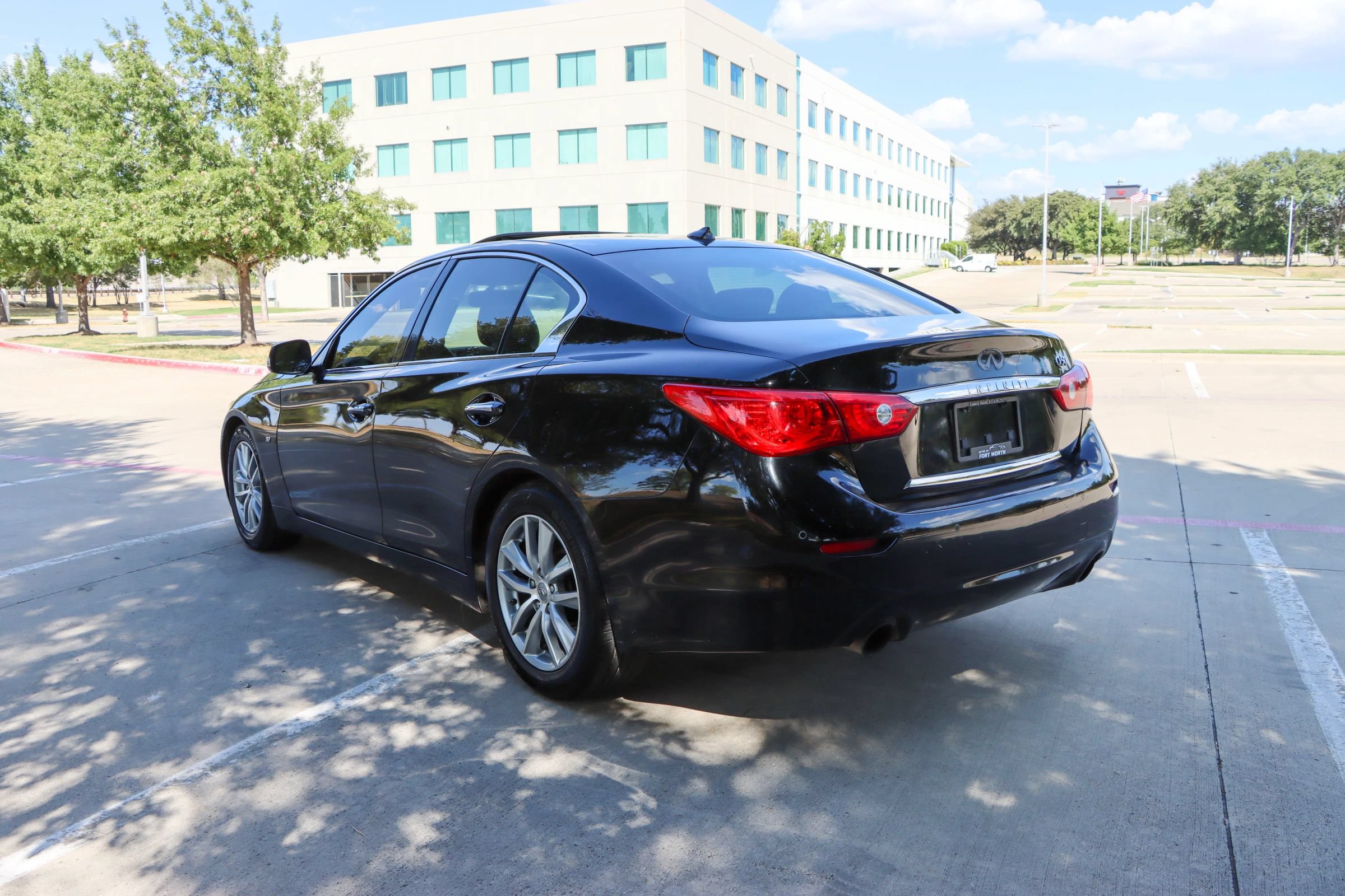 Used 2015 INFINITI Q50 Premium w/ Cargo Package RWD image 5