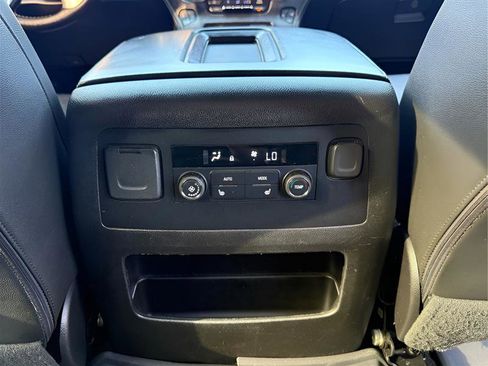 Used 2018 GMC Yukon XL SLT image 34