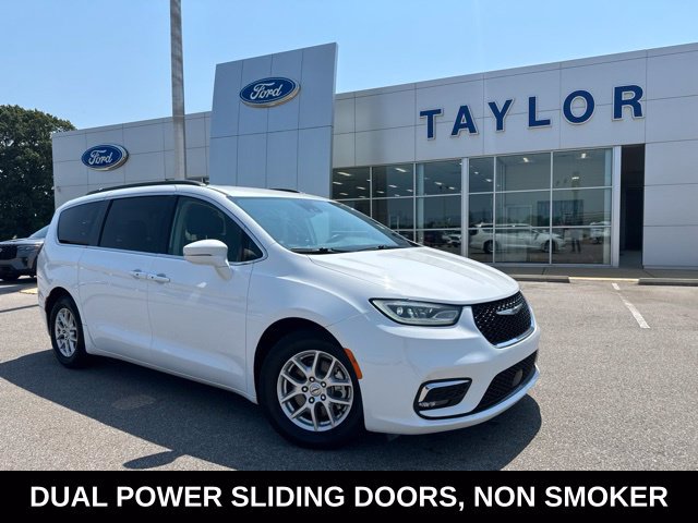 Used 2022 Chrysler Pacifica Touring-L FWD image 1