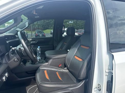 Used 2024 GMC Sierra 1500 AT4 w/ Technology Package AWD/4WD image 6