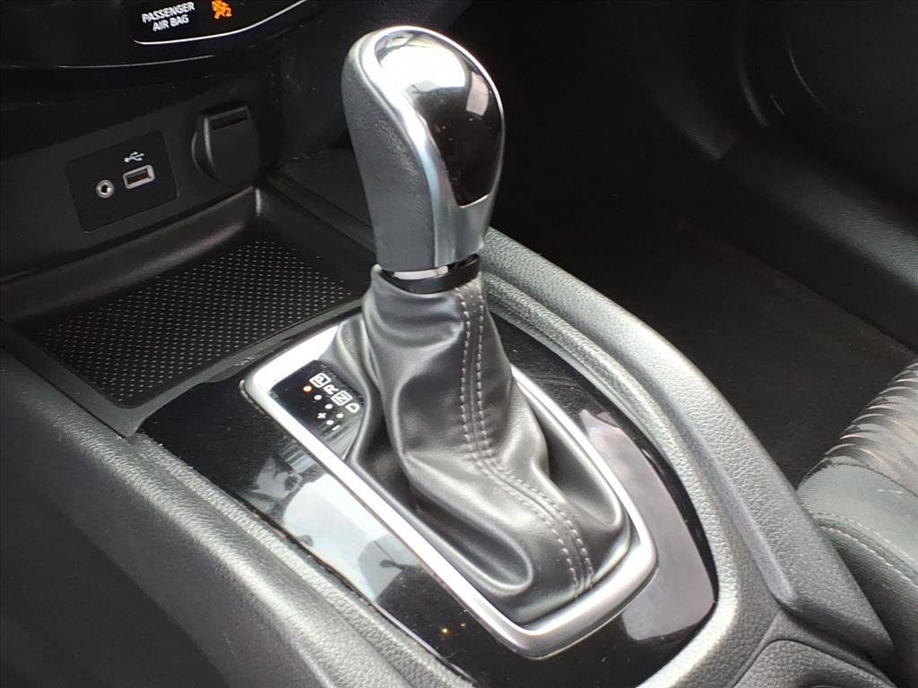 Used 2018 Nissan Rogue SV FWD image 32