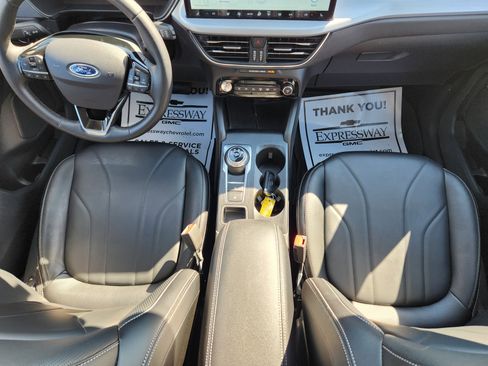 Used 2025 Ford Escape Platinum w/ Premium Technology Package image 18