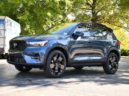 New 2026 Volvo XC40 B5 Ultra w/ Protection Package Premier image 3