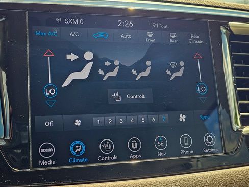 Used 2020 Chrysler Pacifica Touring-L Plus FWD image 22