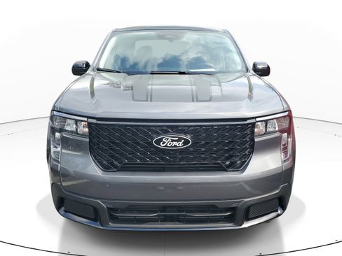 Used 2025 Ford Maverick XLT w/ XLT Luxury Package image 2