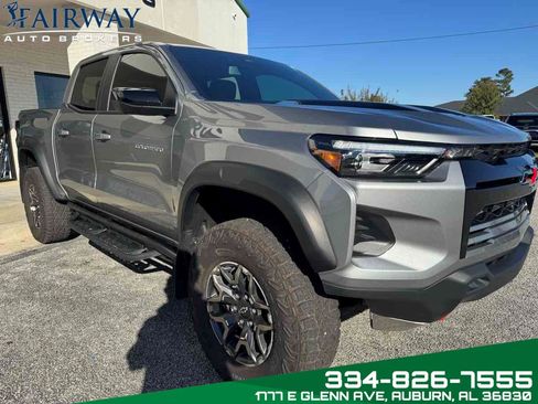 Used 2024 Chevrolet Colorado ZR2 w/ ZR2 Convenience Package III image 4