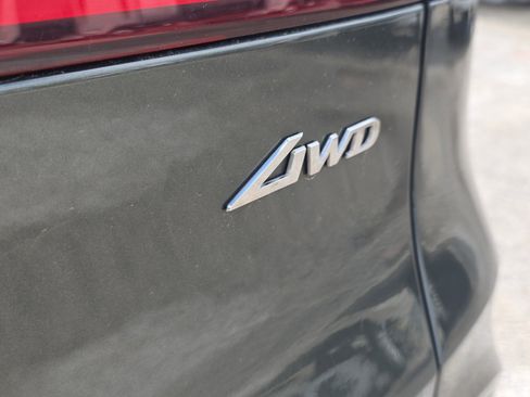 Used 2025 Genesis GV70 2.5T image 11