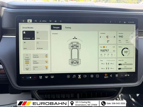Used 2025 Rivian R1S Adventure AWD/4WD image 10