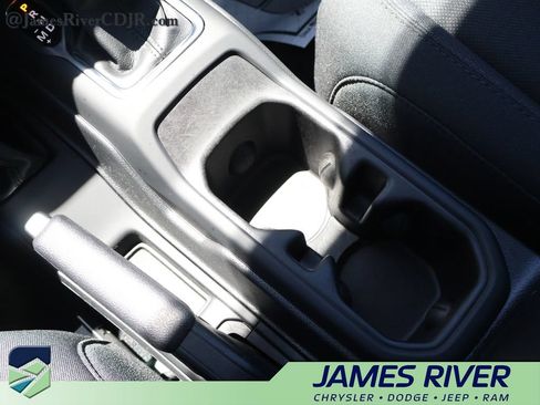 Used 2023 Jeep Wrangler Unlimited AWD/4WD image 36