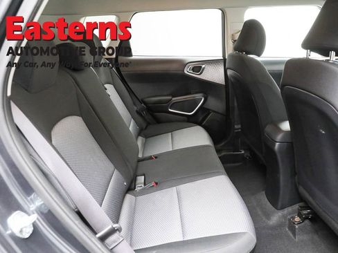 Used 2023 Kia Soul LX w/ LX Technology Package FWD image 23