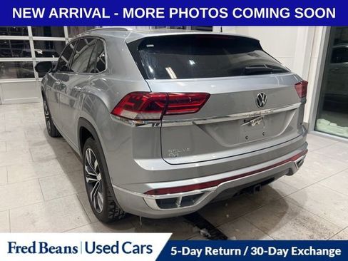 Used 2022 Volkswagen Atlas Cross Sport SEL Premium R-Line image 3
