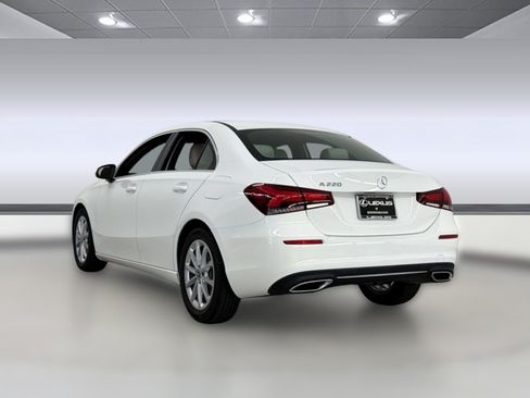 Used 2022 Mercedes-Benz A 220 image 3