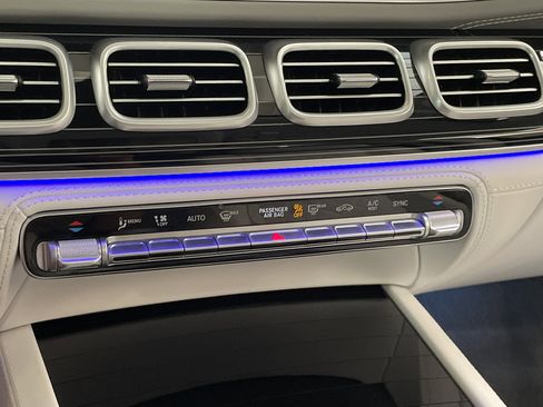 Certified 2025 Mercedes-Benz Maybach GLS 600 4MATIC image 32