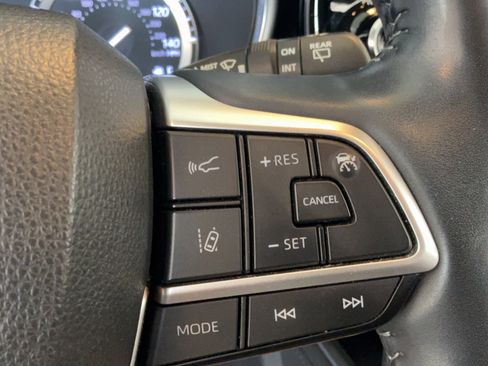 Used 2022 Toyota Highlander Platinum FWD image 17