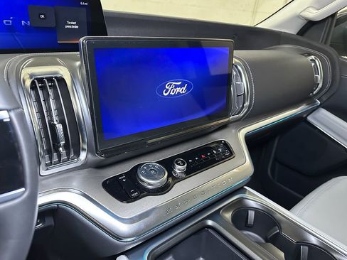 New 2026 Ford Expedition Platinum image 38