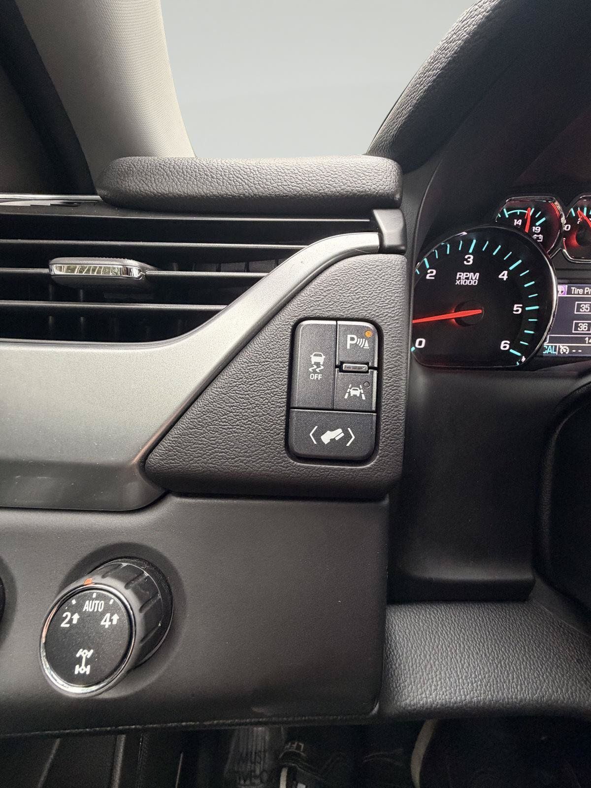 Used 2016 Chevrolet Tahoe LTZ AWD/4WD image 38