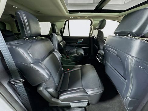 Used 2025 Ford Expedition Max Platinum image 29