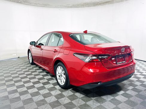 Used 2024 Toyota Camry LE w/ Convenience Package FWD image 5