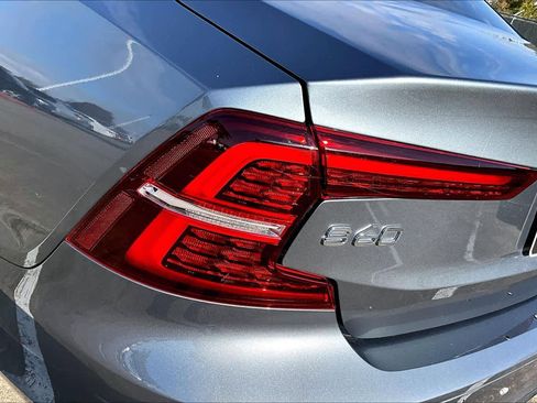 Used 2021 Volvo S60 T5 Momentum image 27