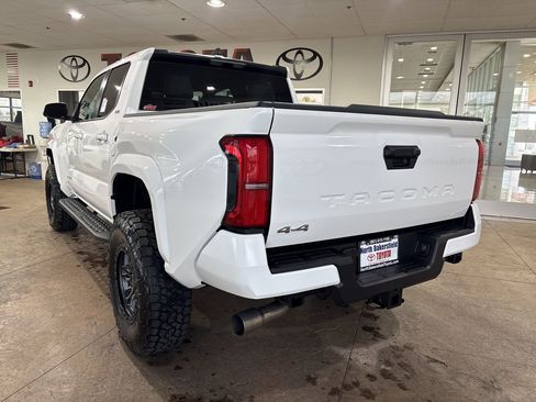 New 2026 Toyota Tacoma SR5 AWD/4WD image 8