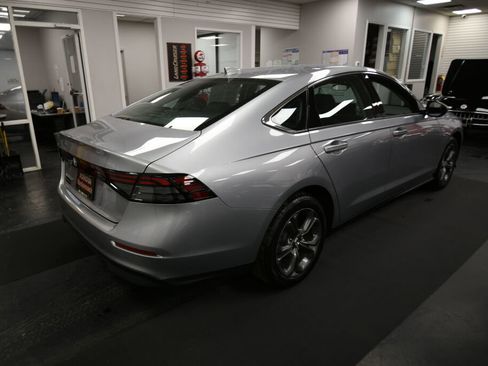 Used 2023 Honda Accord EX image 7