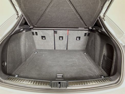 Used 2025 Porsche Macan image 29