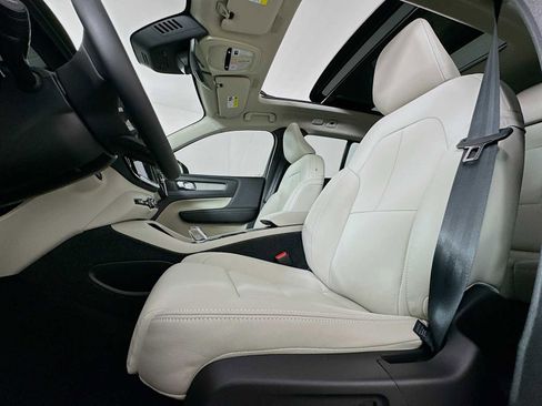 New 2026 Volvo XC40 B5 Plus w/ Protection Package Premier image 18