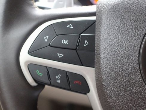 Used 2017 Jeep Grand Cherokee Overland image 21