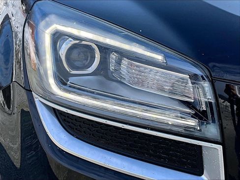 Used 2017 GMC Acadia Limited SLT image 27