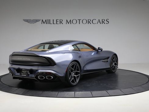 New 2025 Aston Martin Vanquish image 8