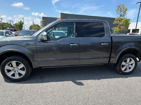 Used 2018 Ford F150 Platinum w/ Equipment Group 701A Luxury AWD/4WD image 11