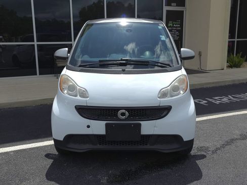 Used 2013 smart fortwo pure RWD image 2