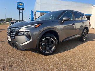 Used 2024 Nissan Rogue SV image 1